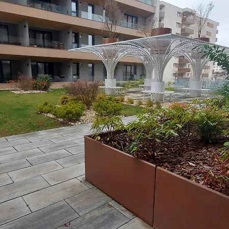 Lau- Qualis 2, Mall Coresi Apartment Brasov
